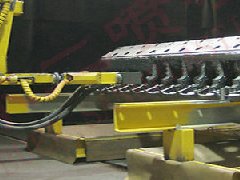 機(jī)械手噴丸機(jī)